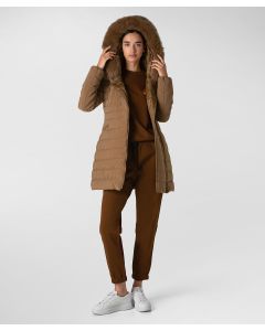 Piumino slim con pelliccia
