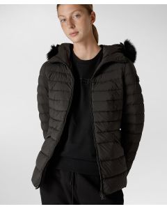 Piumino slim con pelliccia
